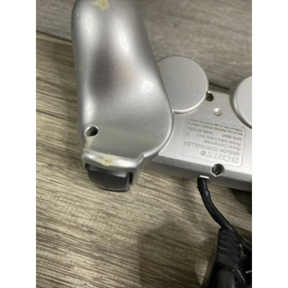 Satin Silver DualShock 2 for PlayStation 2 Tested